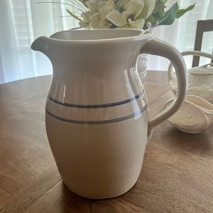 Vintage Marshall pottery pitcher by the late
Master Potter Tommy
Humphrey